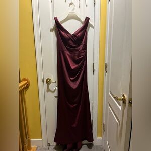 Prom/ Wedding/ Formal Dress Size 6. 
Dark Cherry. Pit to Pit 17.